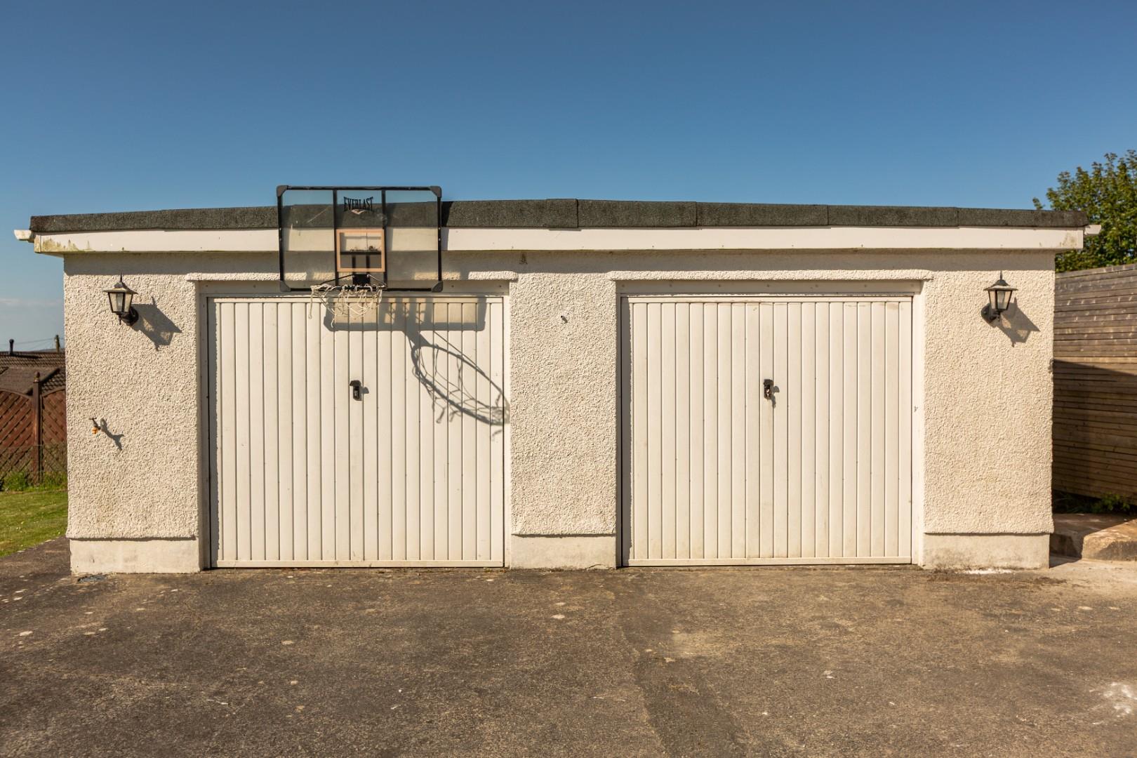 Tirmynydd Road, Three Crosses, Swansea, SA4 3PB